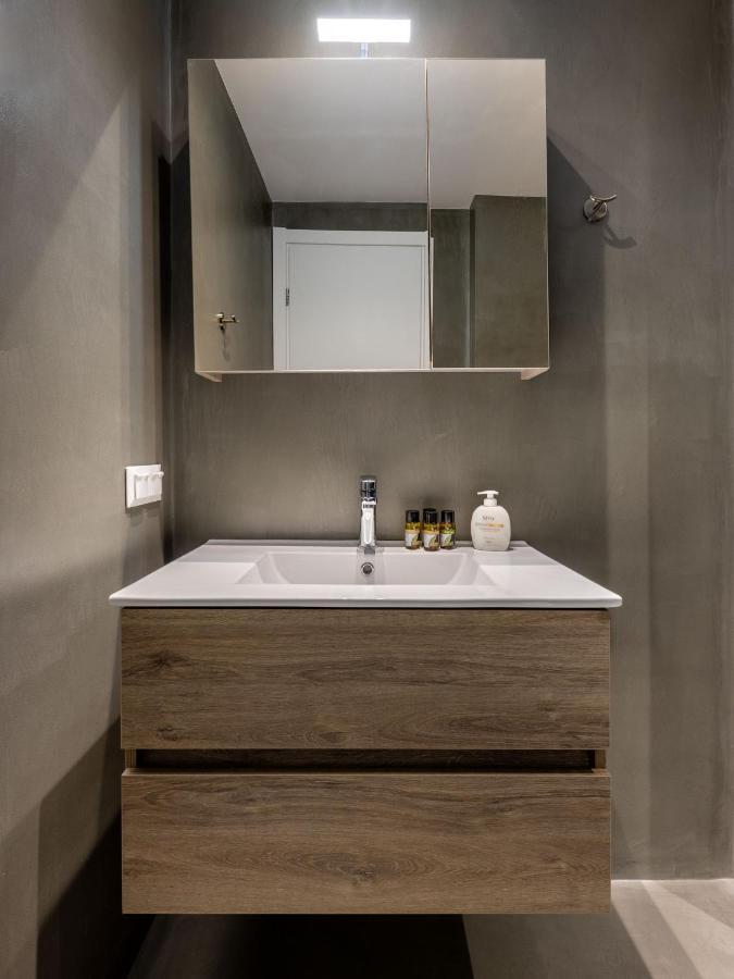 Christiana'S Lovely Apartment In Psyri, Athens Ngoại thất bức ảnh
