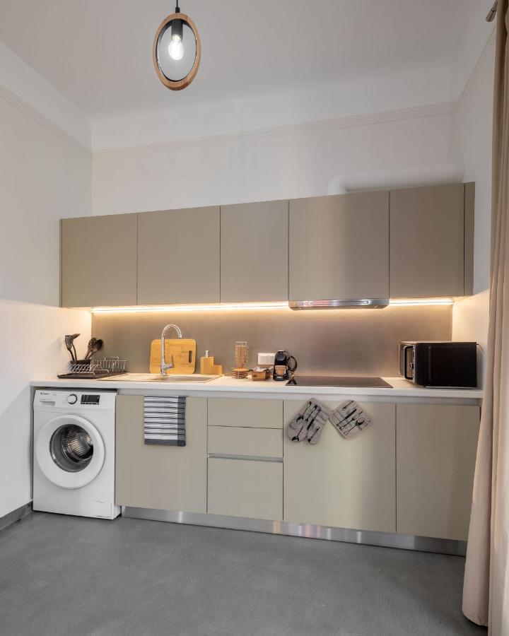 Christiana'S Lovely Apartment In Psyri, Athens Ngoại thất bức ảnh