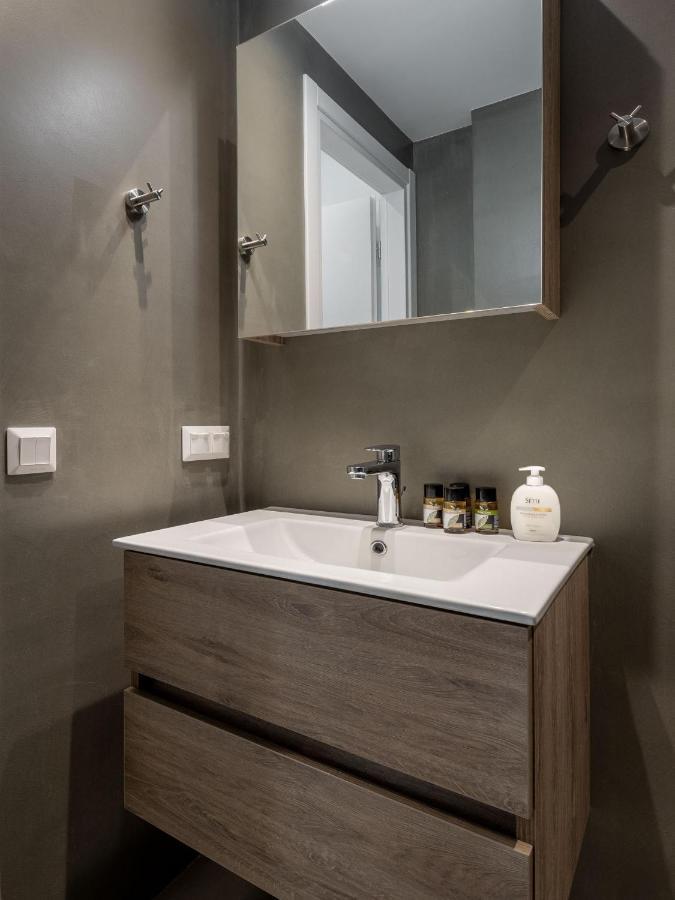 Christiana'S Lovely Apartment In Psyri, Athens Ngoại thất bức ảnh